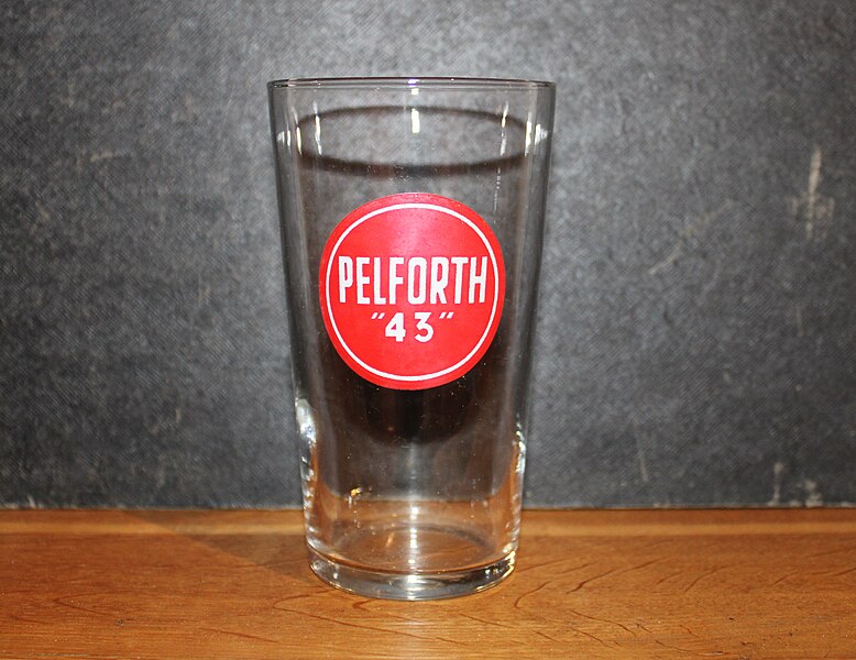 File:Verre à Bière Pelfort 43 a.jpg