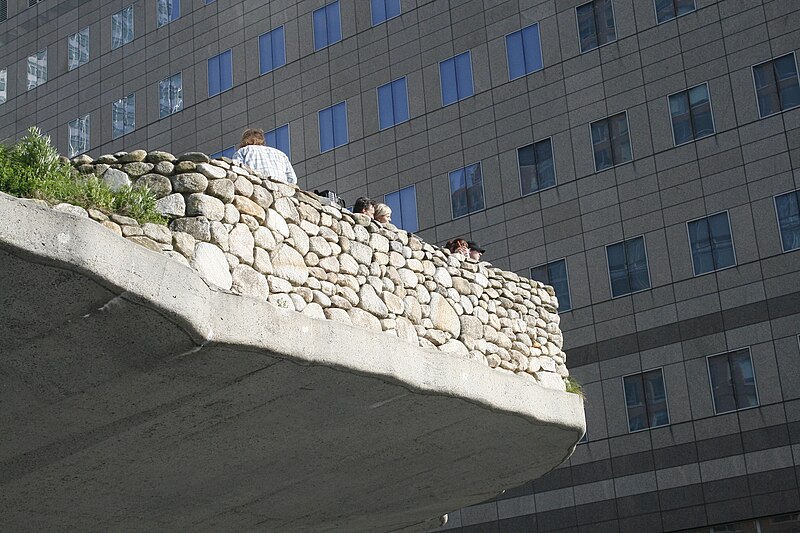 File:Visitors at the top of the Irish Hunger Memorial in Battery Park City..JPG