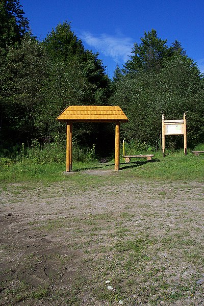 File:Vstup na Mezinárodní lesnický naučný chodník Udava - Solinka.jpg