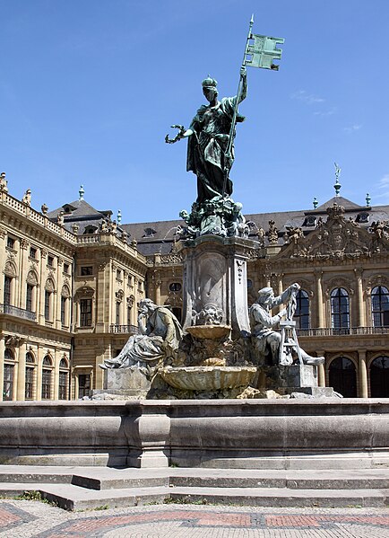 File:Wuerzburg-Residenz-Westfassade-30-Brunnen-2014-gje.jpg