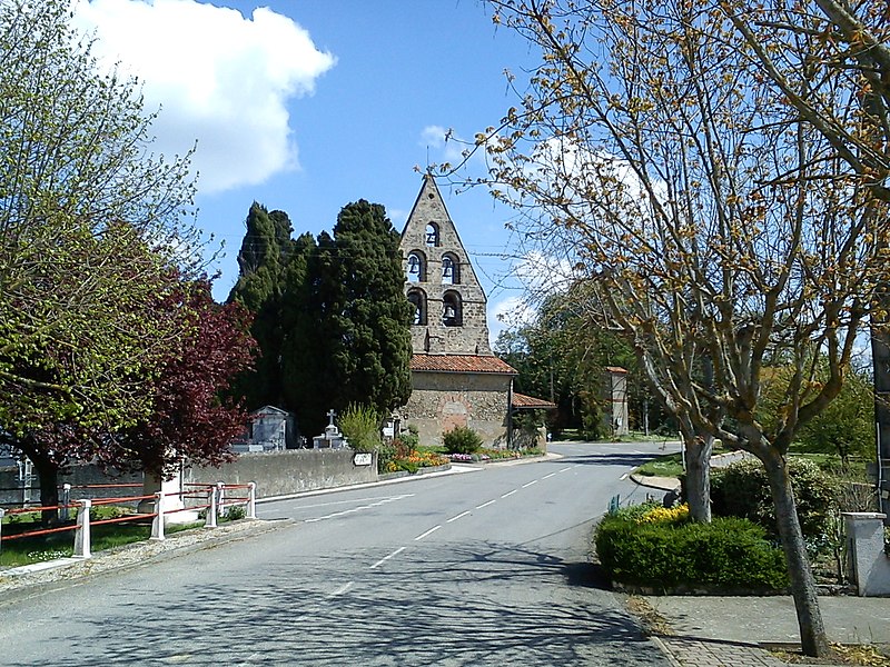 File:Église de Samouillan.jpg