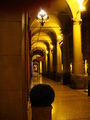 Portici, di notte / Arcades, by night.