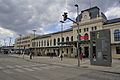 rechts an der grauen Säule kannst du dir einen Stadtplan nehmen