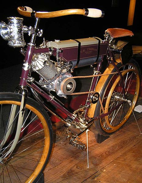 File:1900 Thomas (2) - The Art of the Motorcycle - Memphis.jpg