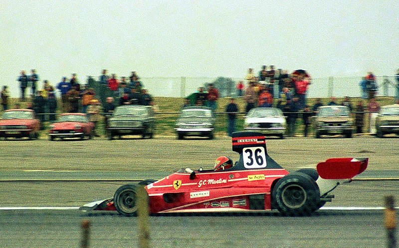 File:1976 BRDC International Trophy, Giancarlo Martini.jpg
