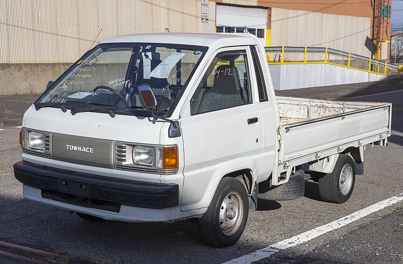 File:1996 Toyota TownAce DX truck (YM55), front left.jpg