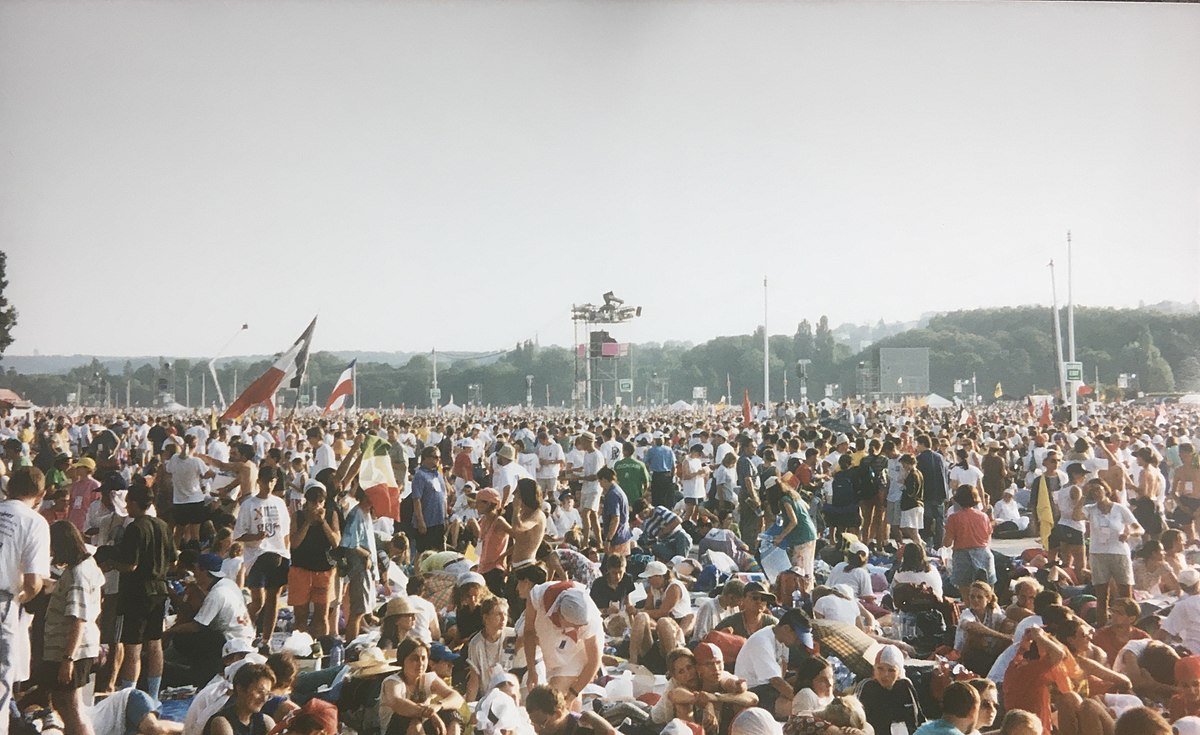 1997 даты. Молодежь 1997. Париж СССР.