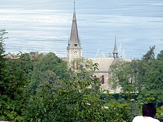 04-08-2010 - Trondheim - Ilen Kirke - panoramio.jpg