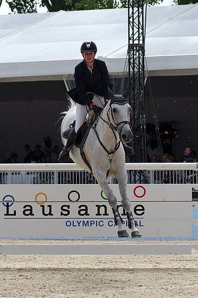 File:2013 Longines Global Champions - Lausanne - 14-09-2013 - Emilie Payot et Robert Le Dyable 3.jpg