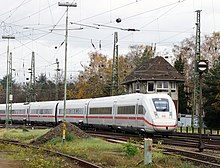 Ein zwölfteiliger ICE 4 auf Probefahrt in der Nähe des Rangierbahnhofs Köln-Kalk Nord