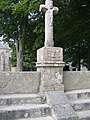 Enclos Paroissal - Drei Kreuze(1595) am Eingang stellen Jesus umgeben von Guten & Schlechten Dieben dar.Hohe Stufen als Schutz der Toten vor Dämonen.-Chapelle Saint-Gonéry - Umfriedeter Pfarrbezirk - Plougrescant - Côtes-d'Armor - (Côte de Granit Rose) - Bretagne
