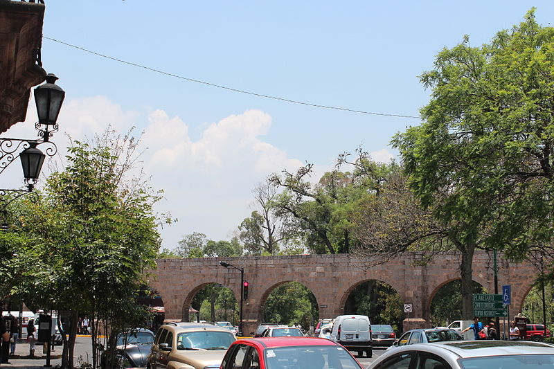 File:Acueducto Morelia Centro.JPG