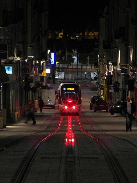 File:Angers - Tramway - Rue de la Roë (7664077158).jpg