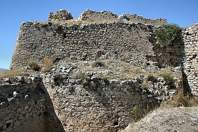 Un bastione poligonale veneziano dietro un bastione turco