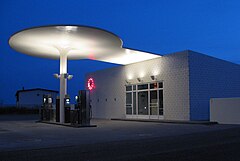 Arne Jacobsen benzintank Moerke.jpg