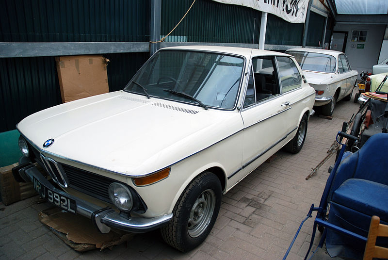 File:BMW 2000 (1827866409).jpg