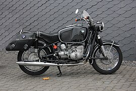 BMW R 60/2 from 1965 mit Hoske-Tank (fuel tank made by Ernst Hoske), right side