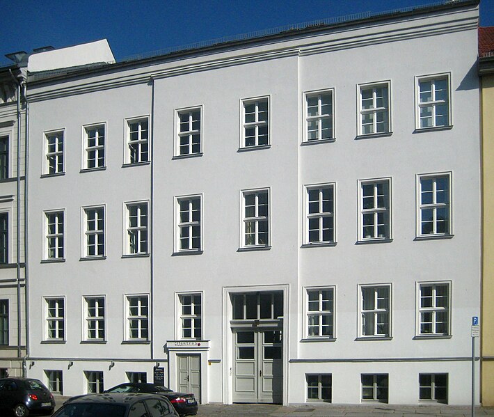 File:Berlin, Mitte, Schumannstraße 16, Mietshaus.jpg