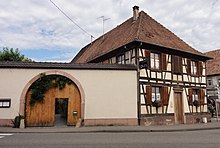 Ancienne auberge A l'Ours Noir, puis Café du Commerce (XVIIe-XVIIIe-XIXe), 2 rue de la Couronne