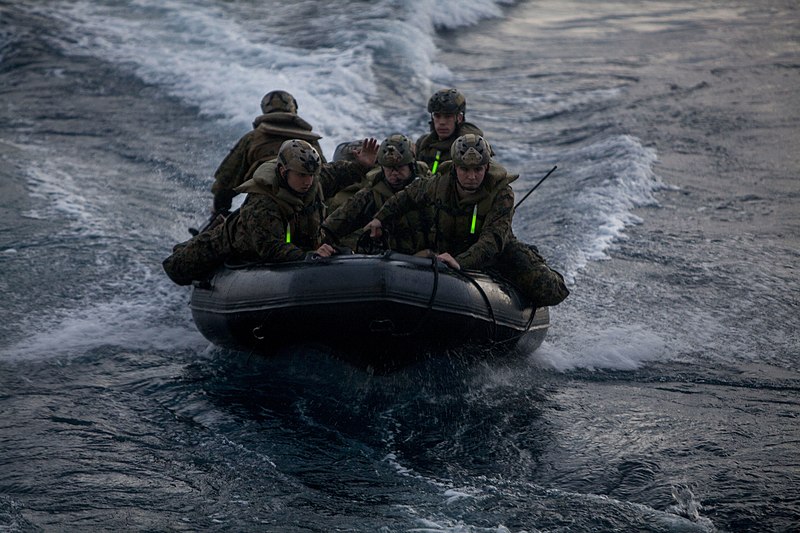 File:Boat Operations from the USS Green Bay (LPD 20) 150311-M-CX588-279.jpg