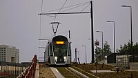 En Tram op der provisoresch eegleiseger Streck