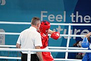 Deutsch: Boxen bei den Olympischen Jugendspielen 2018 Tag 12, 18. Oktober 2018 - Finale Leichtgewicht Mädchen – Oriana Saputo (Argentinien, blau) schlägt Emma Lawson (Australien, rot) 5-0; Ringrichter ist José Romero (Spanien). English: Boxing at the 2018 Summer Youth Olympics on 18 October 2018 – Girls' lightweight Bronze Medal Bout – Oriana Saputo (Argentina, blue) wins over Emma Lawson (Australie, red) 5-0; Referee is José Romero (Spain). Español: Boxeo en los Juegos Olímpicos Juveniles de Verano de 2018 en 18 de octubre de 2018 - Combate de medalla de bronce de las niñas: Oriana Saputo (Argentina, azul) gana a Emma Lawson (Australie, roja) 5-0; Árbitro es José Romero (España).