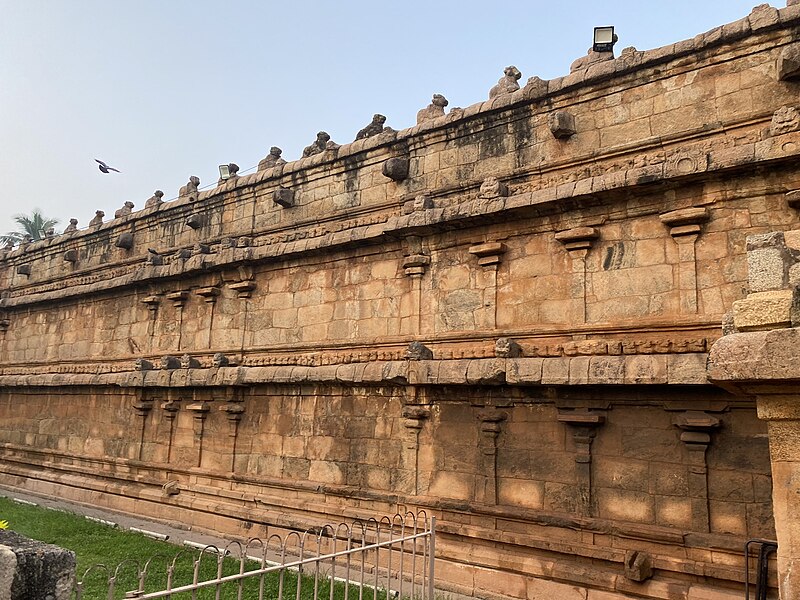 File:Brihadisvara Temple - Thanjavur peruvudaiyar kovil ttkcvrvb122k23iph (67).jpg