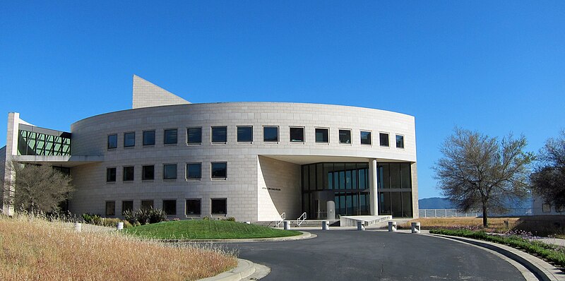 File:Buck Institute for Research on Aging, Novato, California -- main entrance.jpg