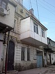 Building on Nabat Ashurbeyova Street 135.jpg