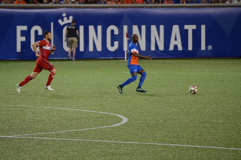 File:CINvCHI 2017-06-28 - Nemanja Nikolić, Justin Hoyte (41156083362).jpg