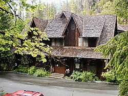 Oregon Caves Historic District httpsuploadwikimediaorgwikipediacommonsthu
