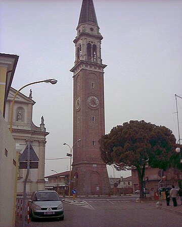 File:Chiesa_di_Santa_Colomba_e_Sant'Andrea,_campanile,_Villa_Estense.jpg