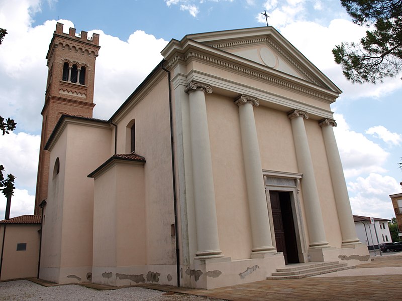 File:Chiesa di Santa Lucia, Prata di Pordenone - Facciata e parete sinistra.jpg