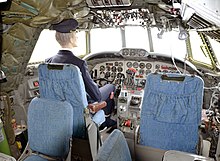 Blick ins Cockpit einer L-1049 G
