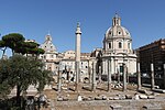 Thumbnail for File:Colonna Traiana e Chiesa del Santissimo Nome di Maria al Foro Traiano - Roma.jpg