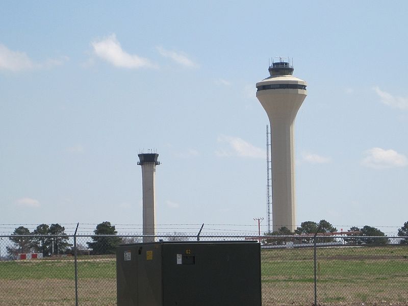 File:Control-Towers Memphis International Airport 1.jpg