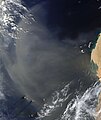 Tormenta de arena y polvo, procedente del Sahara, llegando a las islas de Cabo Verde
