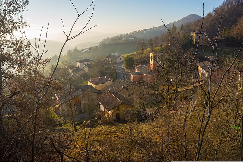 File:Cortogno da nord-est.jpg