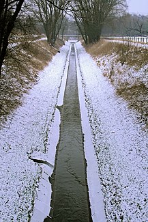 Der Nettebach kurz vor seiner Mündung in die Emscher