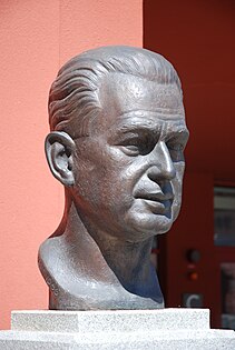 Busto de Dag Hammarskiöld ex-Secretário-Geral da ONU.