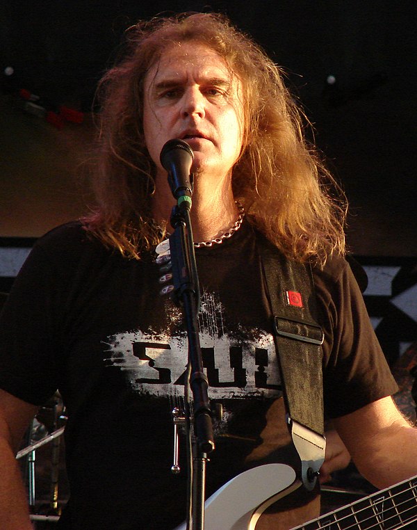 Ellefson playing at the Illinois State Fair in 2019
