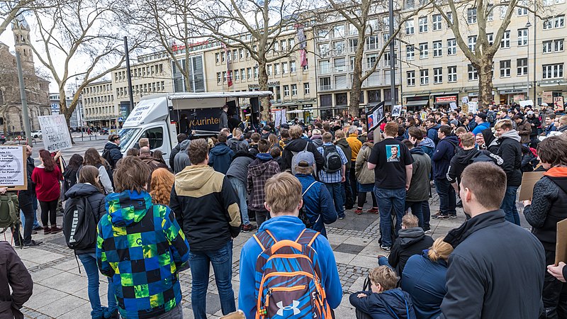 File:Demonstration gegen Artikel 13 EU-Urheberrechtsreform, Köln 9. März 2019-6549.jpg