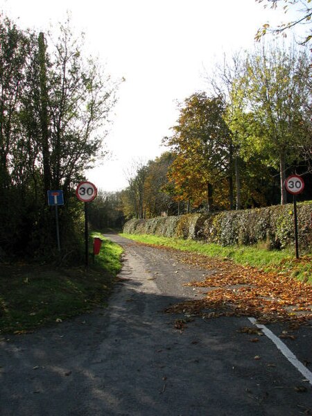 File:Dereham Road - geograph.org.uk - 605247.jpg