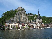 La Meuse, la collégiale Notre-Dame et la citadelle