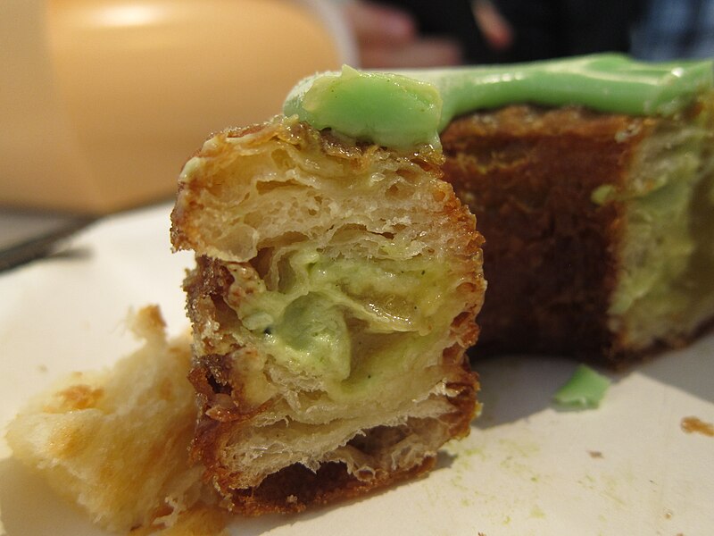 File:Dominique Ansel - Cronut Insides 2 (16591975319).jpg