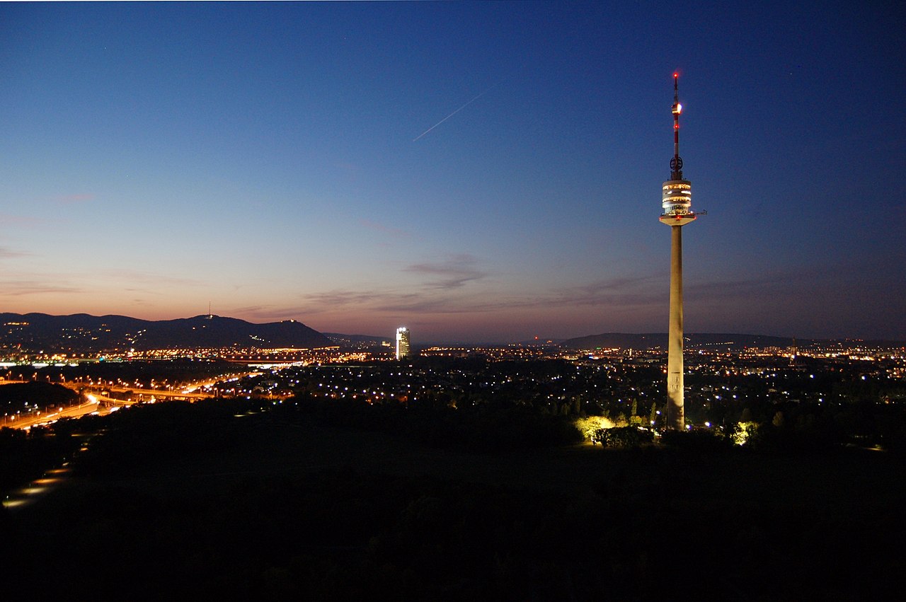 Wien entdecken: Der Donauturm und seine unvergleichliche Aussicht