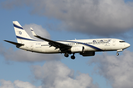 In Boeing 737-800 fan El Al (2012)