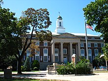 City Hall, Eggers & Higgins, architects, 1940. Elizabeth City Hall.jpg