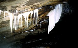 Внутри пещеры Викгротта в Салтдале