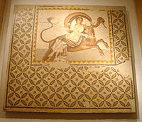 Europa velificaner, «hennes flagrende tunika... i vinden» (mosaikk, Beiruts nasjonalmuseum)